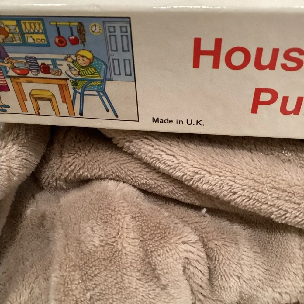House Floor Puzzle - 22 Pieces 1980s